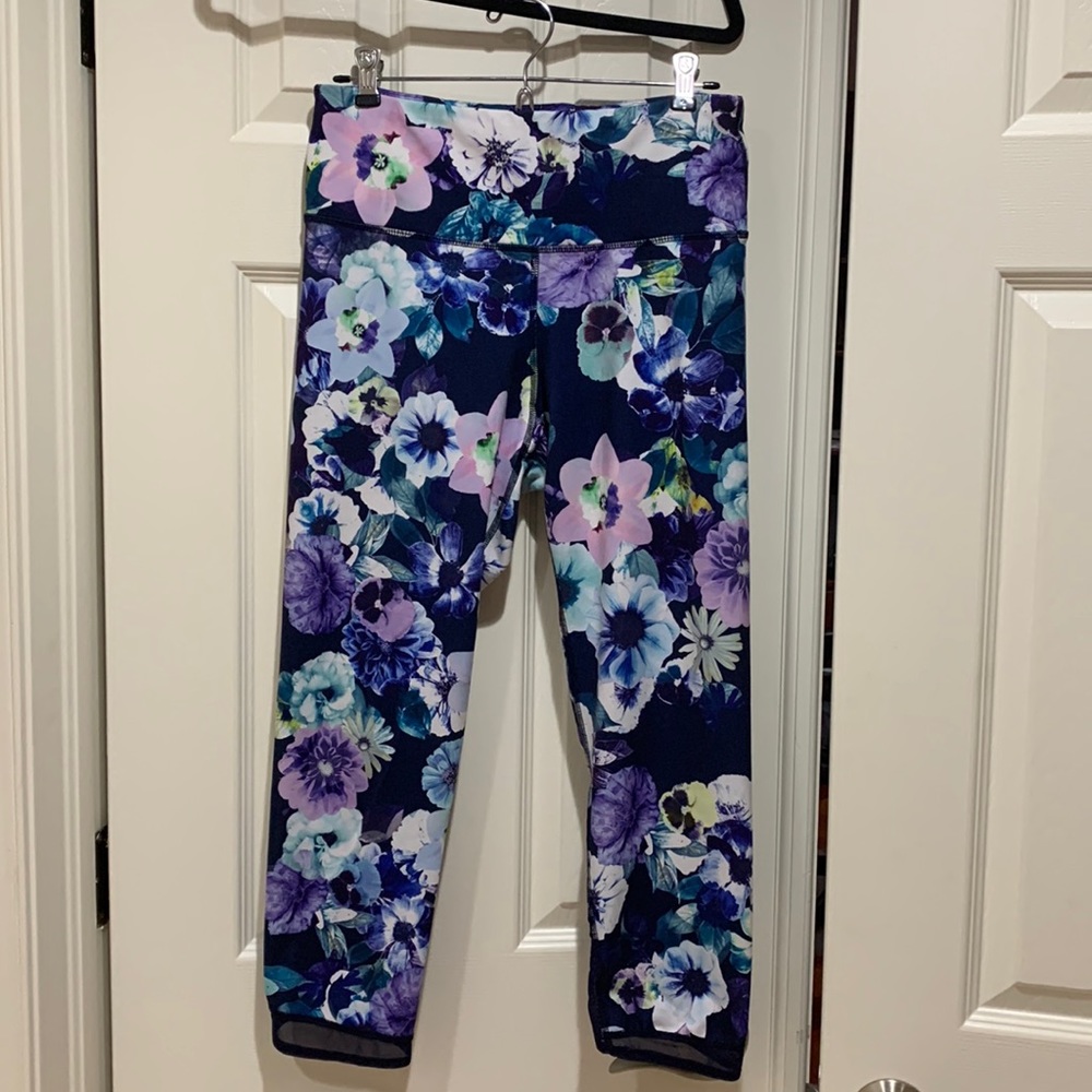 NWOT Old Navy 7/8 Active Leggings
